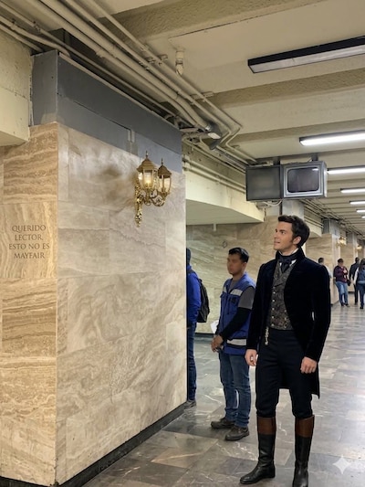 Los mejores memes de candelabros en el metro de la CDMX. (Foto: Captura)