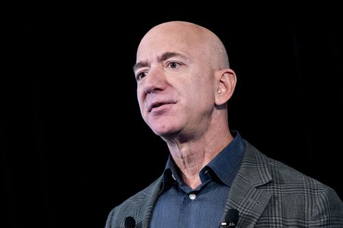 Facebook alerta: Hackeo a Jeff Bezos revela 'foco' rojo para la seguridad de los smartphones