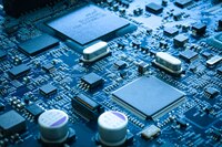 Confían que falta de chips se normalice en 2023