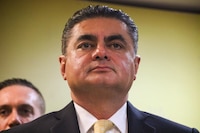 Luis Espinosa Cházaro renuncia al PRD con ‘dedicatoria’ a Jesús Zambrano: ‘Ya no creo en su liderazgo’