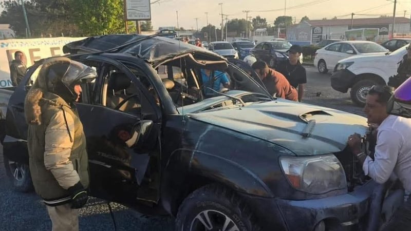 Mueren dos personas por explosión de camioneta cerca del AIFA; uno sería operador del Cártel de Sinaloa