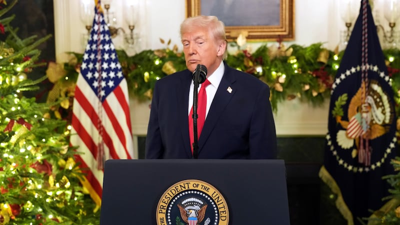 ‘No tengo por qué decírselo’: Trump insiste en atacar Venezuela sin permiso del Congreso de EU