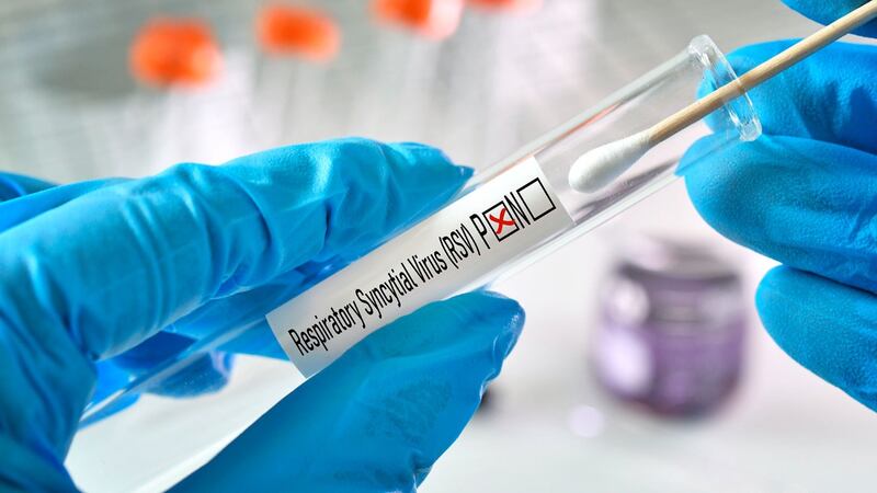 Virus sincitial: Moderna termina ensayo de vacuna de ARN mensajero; esta es su efectividad