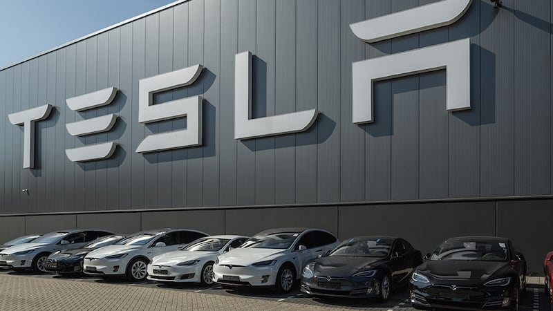 Ventas de Tesla suben 25%, pero...