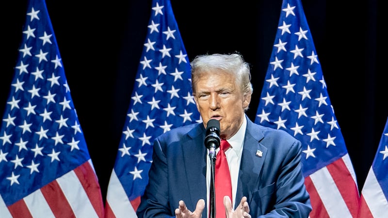 Donald Trump va por el bloqueo a los migrantes: Promete poner más policías en la frontera con México