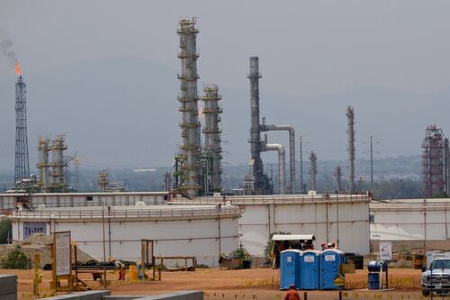 Gobierno e IP presentan cinco proyectos para el sector energético