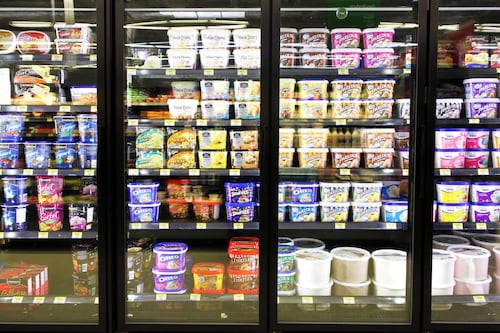 Nestlé y otras marcas retiran variedades de helados contaminados con sustancia cancerígena