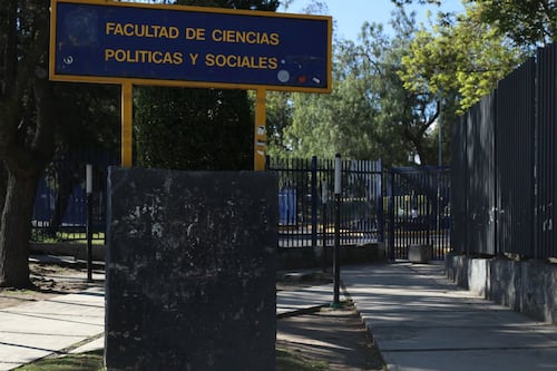 Amenaza de bomba en la UNAM: Desalojan a estudiantes de la Facultad de Ciencias Políticas y Sociales