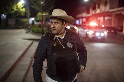 ‘Lo cuidaban policías municipales de su confianza’: La seguridad que protegía al alcalde Carlos Manzo