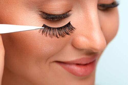 Los peligros de las pestañas postizas: ¿Cuáles son los riesgos en los ojos?