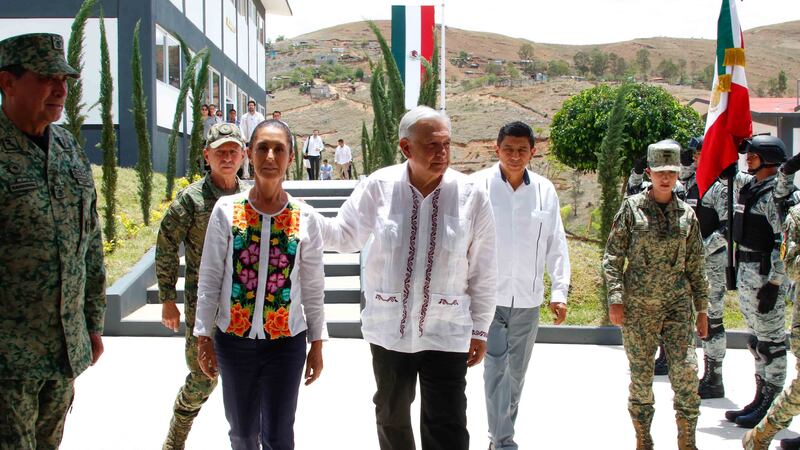 Claudia, AMLO y el general Sandoval: va la Guardia a Defensa Nacional