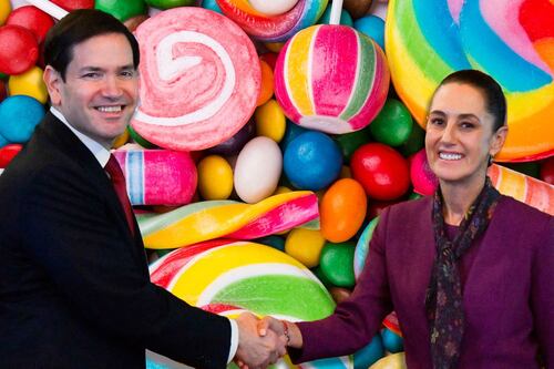 Elogios dulces, realidad amarga