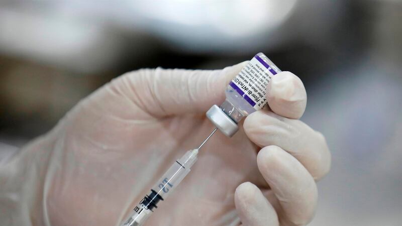 OMS recomienda una tercera dosis de vacuna COVID a grupos de riesgo