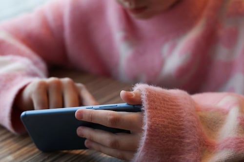 Apple anuncia nuevos ‘candados’ para proteger a niñas y niños en internet