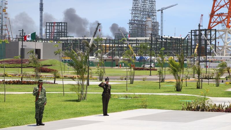 Sobrecosto de la refinería de Dos Bocas ‘causa pelea’ en la junta de Pemex