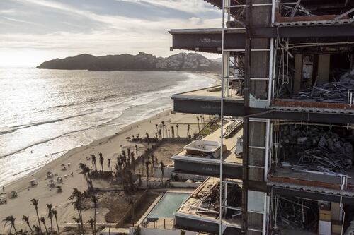 ‘Otis’ remodela Acapulco, sede de la Convención Bancaria 2024: Así pasó del glamour a la devastación