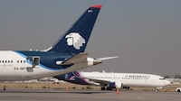 ¿Volar será más caro por guerra en Irán? Aeroméxico sube precios por crisis del petróleo y reduce rutas