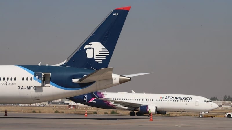 ¿Volar será más caro por guerra en Irán? Aeroméxico sube precios por crisis del petróleo y reduce rutas