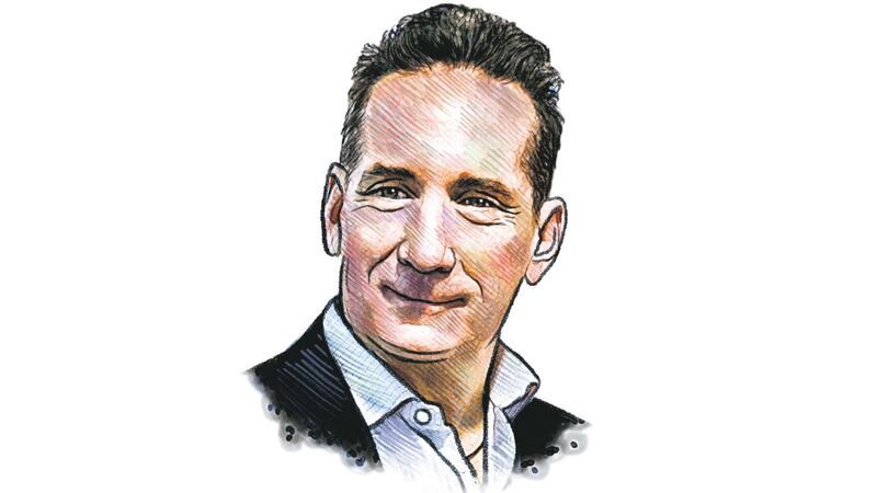 Apollo Global podría subirse con Mifel por Banamex