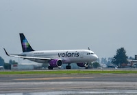 Volaris alerta que subirá precios en vuelos por combustible caro: ‘Hemos implementado ajustes en tarifas’