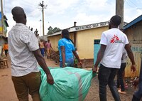 Graves inundaciones en Kenia causan 200 muertos y miles de desplazados