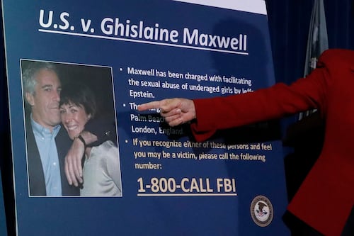 Ghislaine Maxwell pide indulto por caso Jeffrey Epstein: Trump ni siquiera contempla la petición