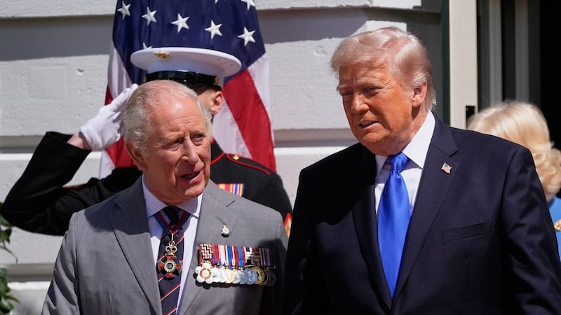 Trump sorprende con ‘regalo’ al rey Carlos III: ‘Perdona’ aranceles al whisky escocés