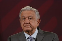 AMLO tiene ‘mucha ignorancia para tanta inteligencia en México’, responde Dina Boluarte