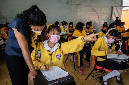 SEP suspende aplicación de programa piloto de nuevo plan de estudios tras ‘lluvia’ de amparos