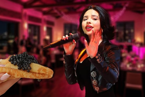 Con langosta, caviar y carne wagyu: Así fue el menú de la fiesta de cumpleaños de Ángela Aguilar