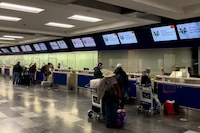 ¿Por qué se desplomaron las acciones de operadores aeroportuarios? Esto sabemos