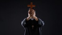 ‘¡El poder de Cristo te obliga!’ Sacerdotes de Querétaro irán a ‘entrenamiento’ de exorcismos