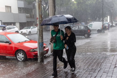 Onda tropical 18 y potencial ciclón en Guerrero ‘inundarán’ México: ¿Qué estados esperan fuertes lluvias?