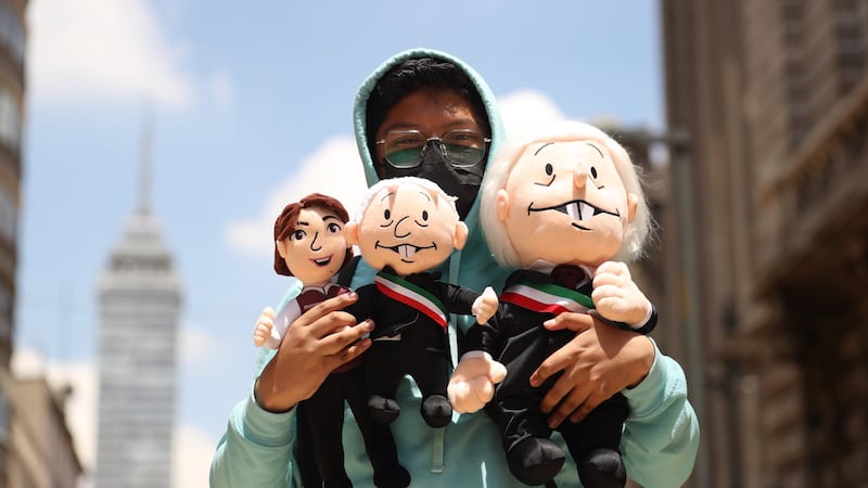 FOTOGALERÍA: Simpatizantes acompañan a AMLO en el Zócalo este sábado