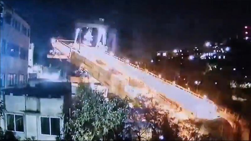 Obras del Tren Interurbano en CDMX: Lanzadora de 800 toneladas colapsa cerca de Observatorio