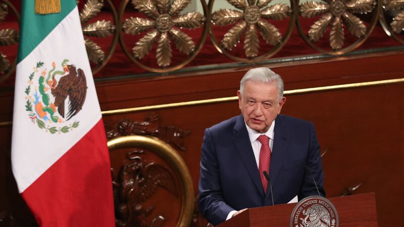 Reformas de AMLO: Los 7 órganos autónomos que quiere ‘tronar’ y dónde mandaría sus responsabilidades