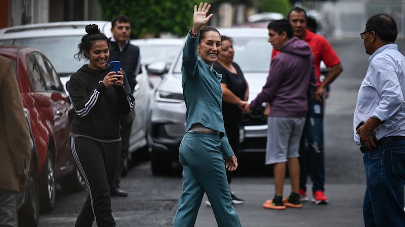 Sheinbaum ‘cierra la puerta’ a que una mujer sea titular de Sedena: Esta es la razón