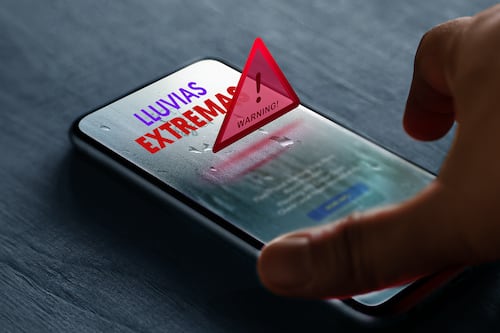 Alertas por lluvias y huracanes llegarán a tu celular: Esto sabemos del proyecto de Protección Civil