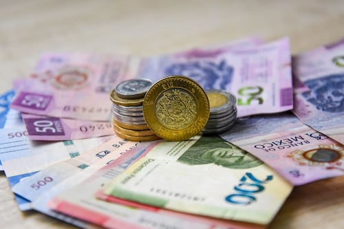 Erosión del carry trade le pega al peso mexicano: Diferencial de tasas entre México y EU dispara al dólar