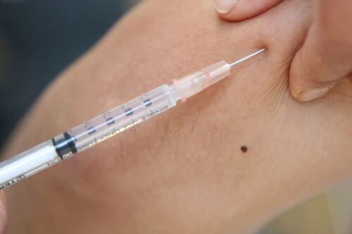 Japón iniciará vacunación contra COVID-19 la próxima semana