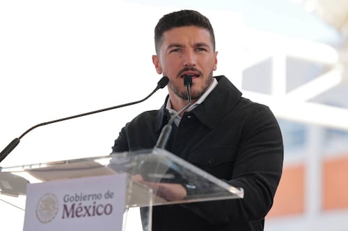 ‘El modo party’ y juicio ‘pasan factura’: Samuel García tiene desaprobación de 58% en Nuevo León