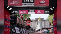 Rompen límites humanos con los mismos tenis: Dos maratonistas finalizan maratón de Londres en menos de 2 horas