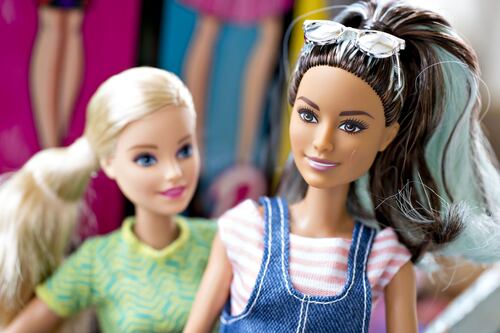Barbie se aleja de su imagen sexista y ya es otra de las grandes ganadoras de la pandemia