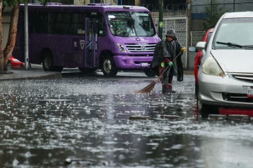 CDMX activa alerta por lluvia en 9 alcaldías; no hay servicio en 5 estaciones de Línea A del Metro