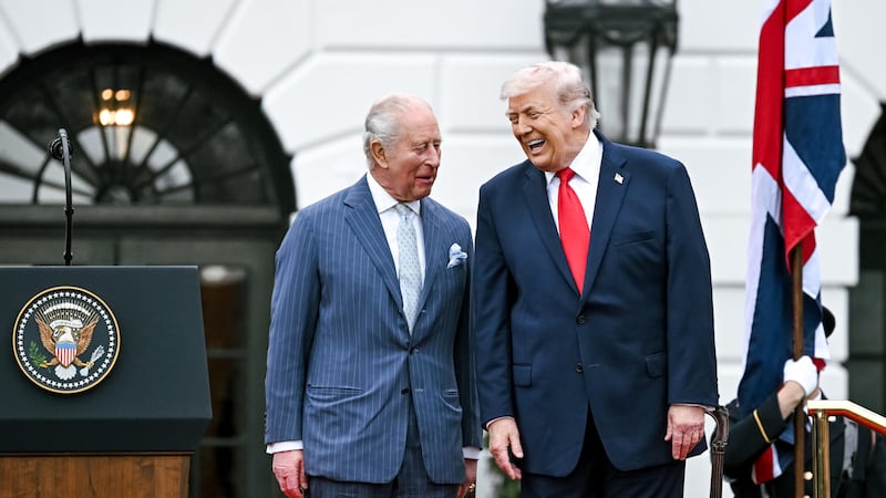 Los ‘dos reyes’ en la Casa Blanca: Publican foto de Trump y Carlos III con mensaje monárquico