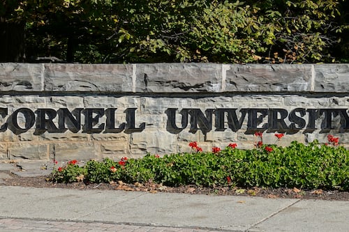 Universidad de Cornell: Investigan presunta violación grupal por parte de alumnos contra una estudiante