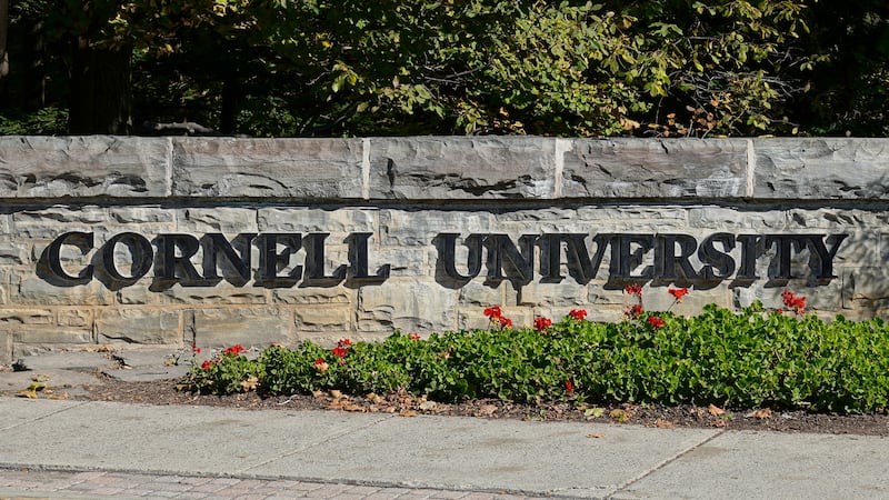 Universidad de Cornell: Investigan presunta violación grupal por parte de alumnos contra una estudiante