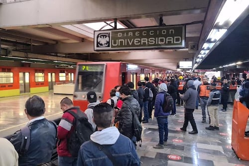 Metro va ‘de rodillas’ en pleno regreso a clases: ¿Qué líneas registran retrasos este lunes?