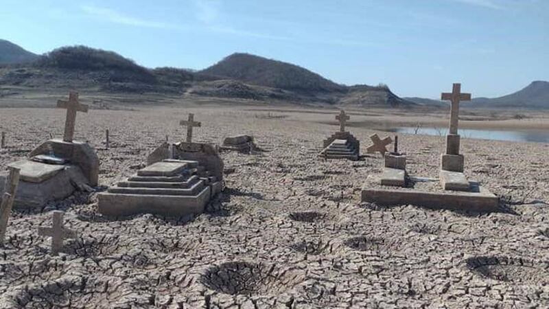 ¡Asústame panteón! Estiaje en Sinaloa revela tumbas
