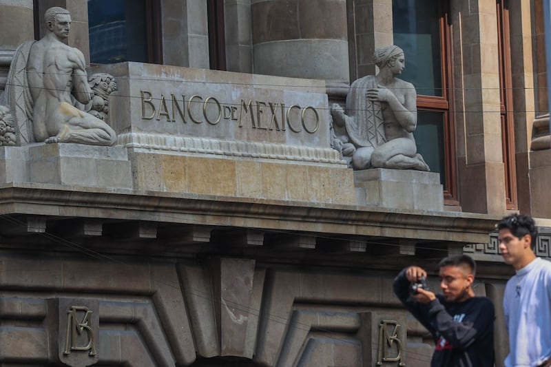 ¿Banxico subirá o bajará la tasa? Analistas mantienen expectativas divididas, según encuesta de Citi